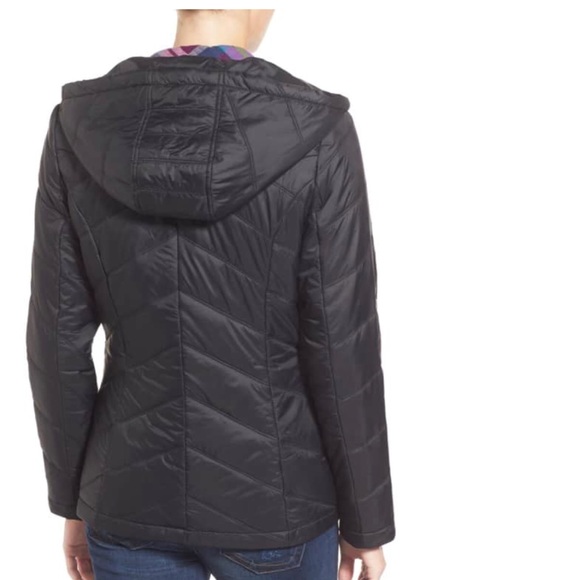 Soft & light hooded white quilted packable jacket - Picture 6 of 9